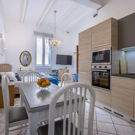 Cozy Carisma Lodging - Central, New And Independent Studio Apartament